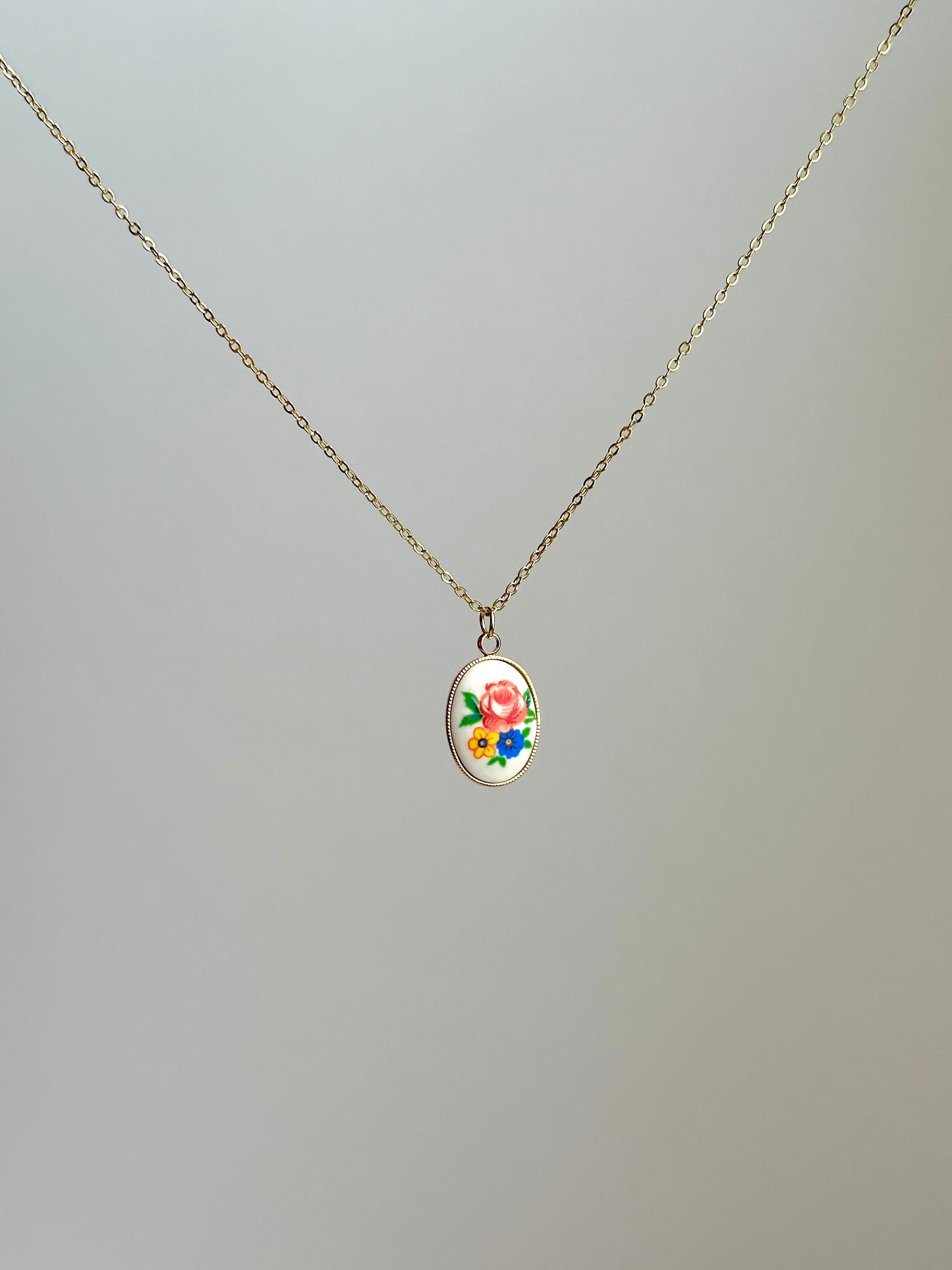 Vintage Daisy Necklace
