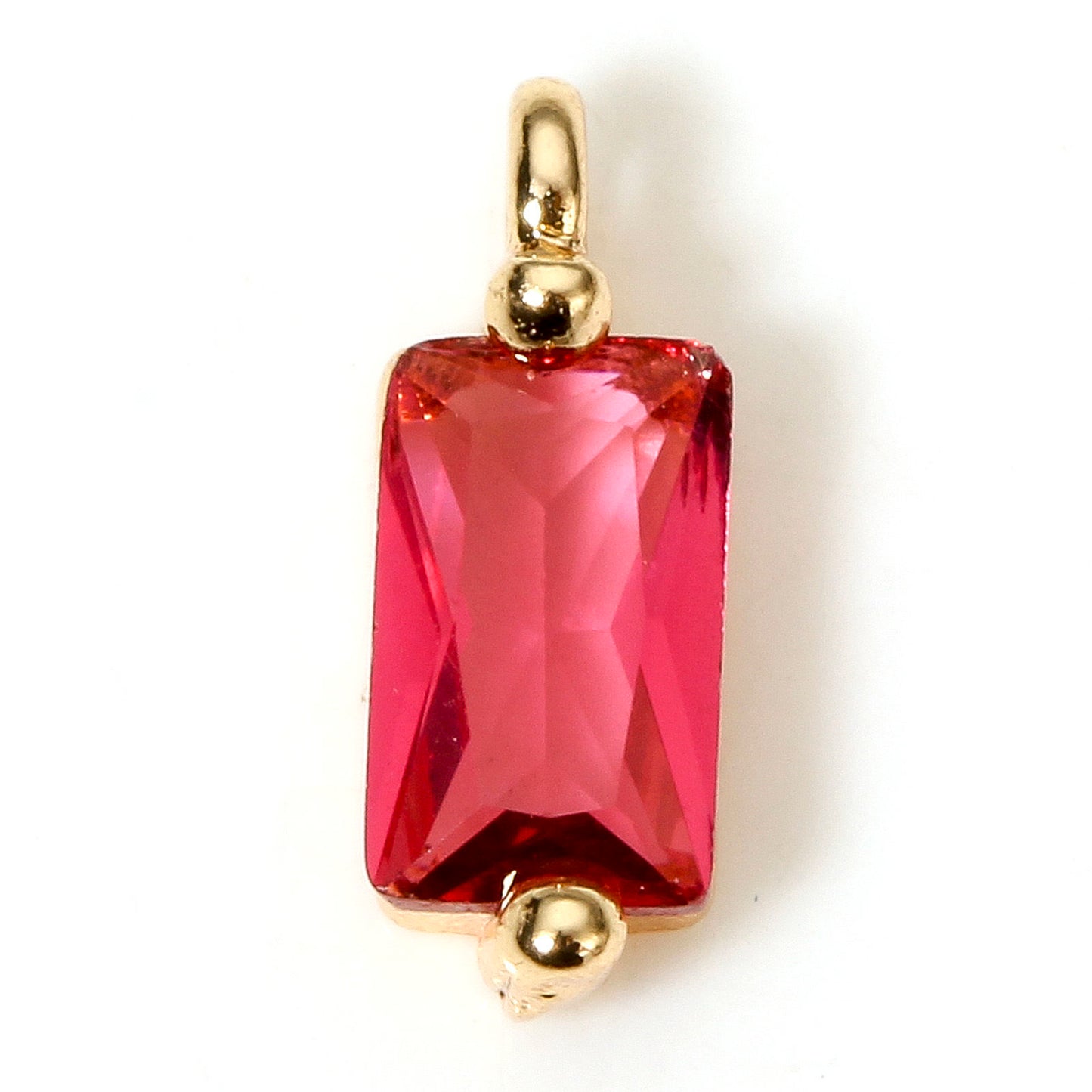 Kleiner Eckiger Zirkonia Stein Rot