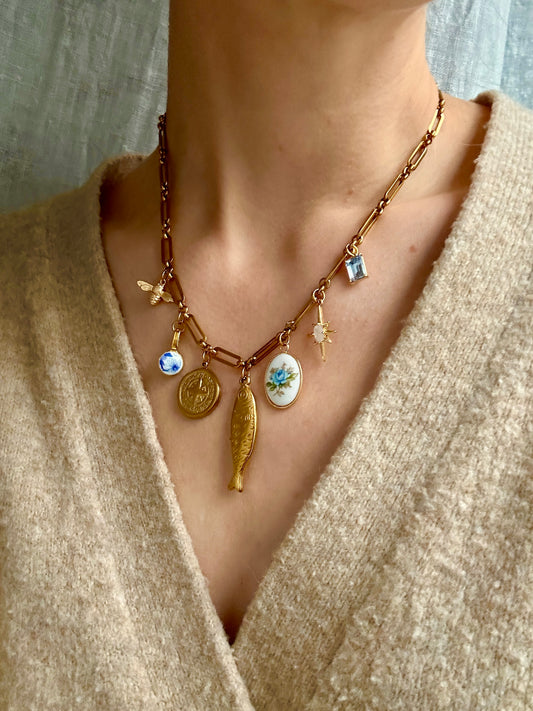 Naida Halskette Portrait