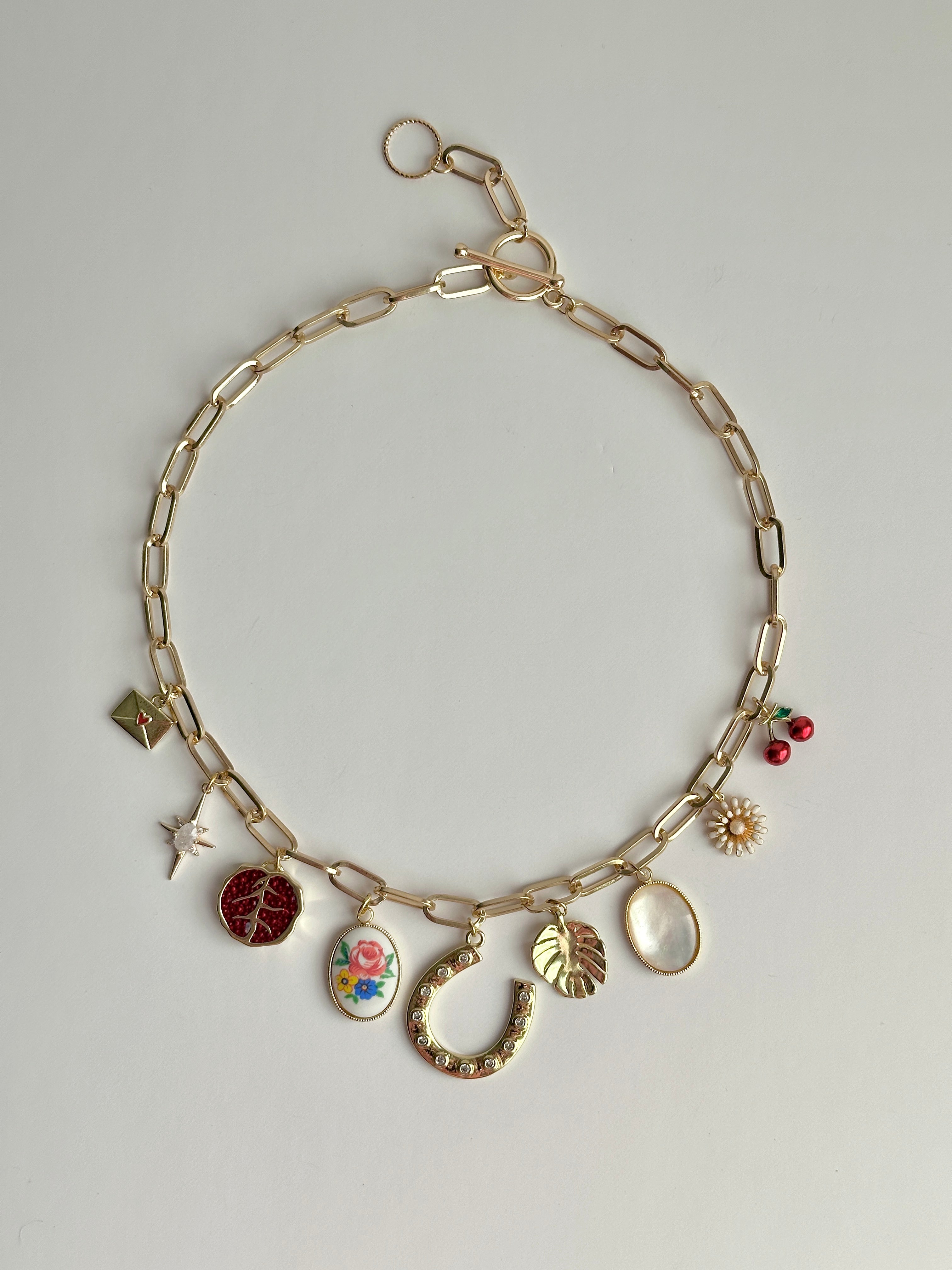 Elisabeth Charm Halskette