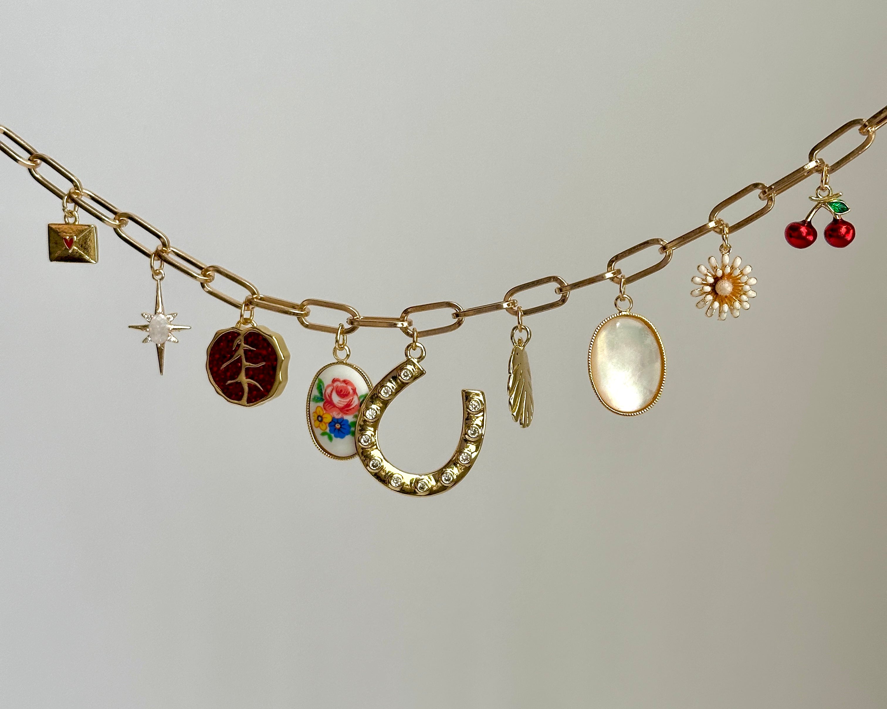 Elisabeth Charm Halskette 2