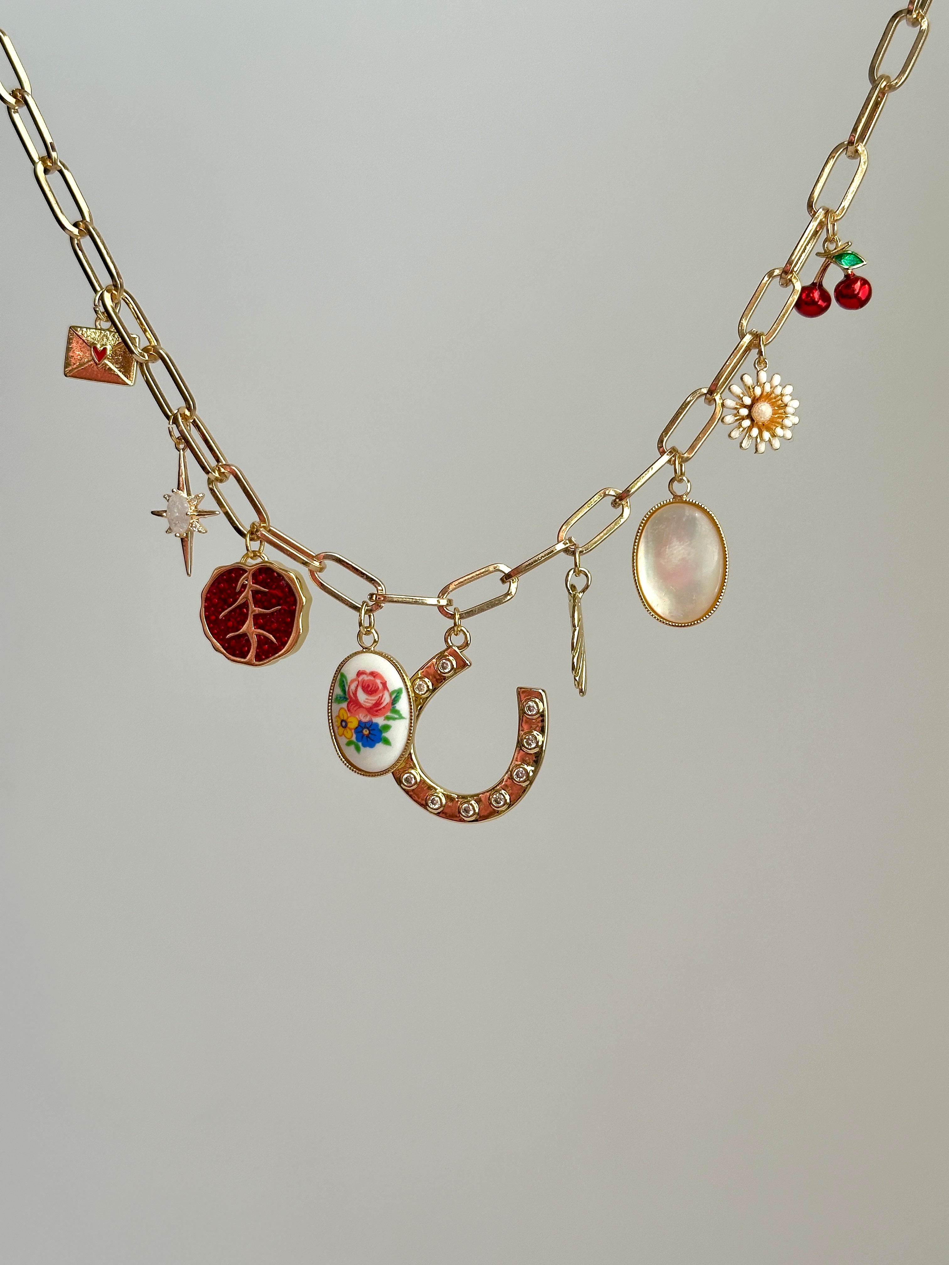 Elisabeth Charm Halskette 3