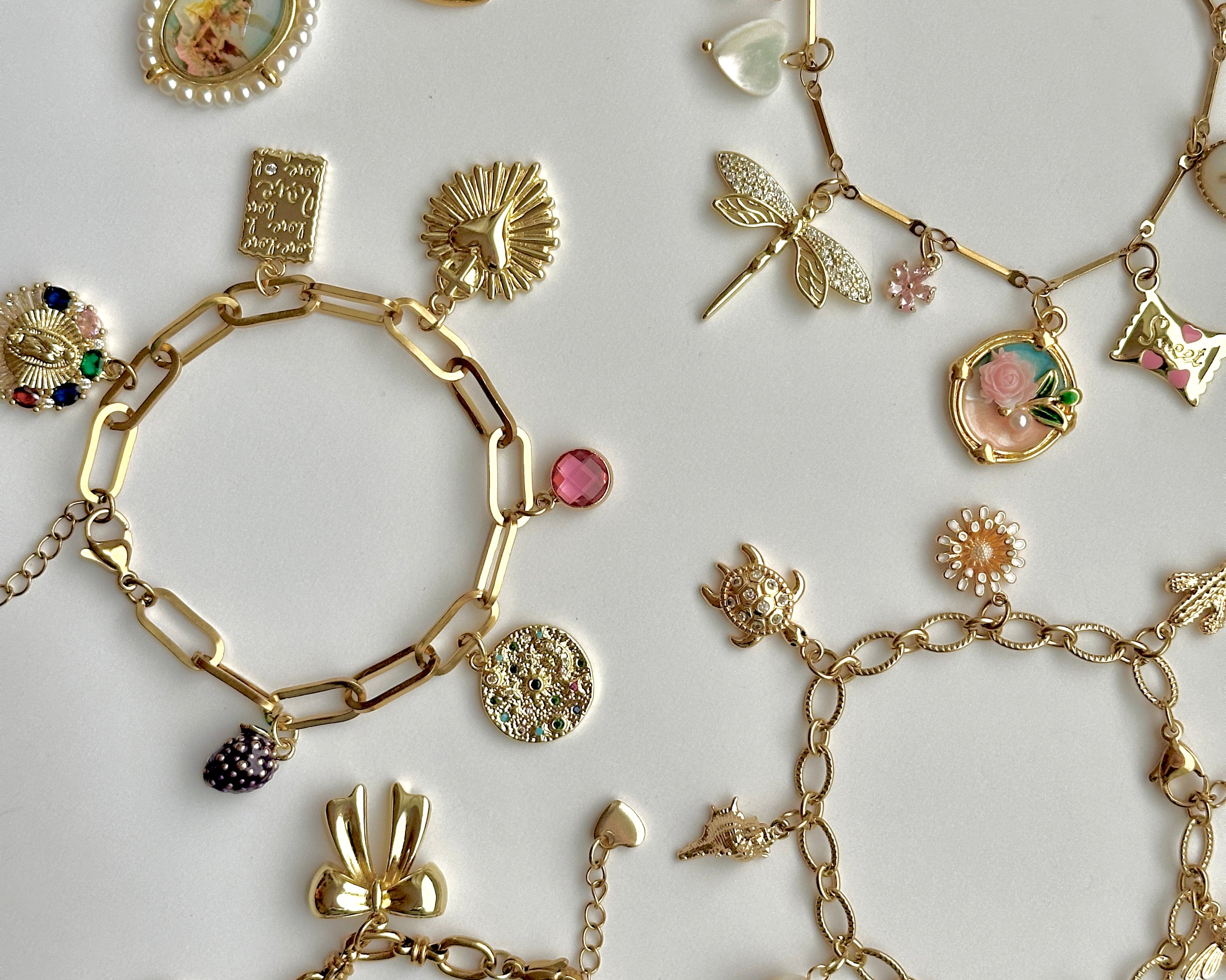 Gestalte dein eigenes Gold Charm Armband