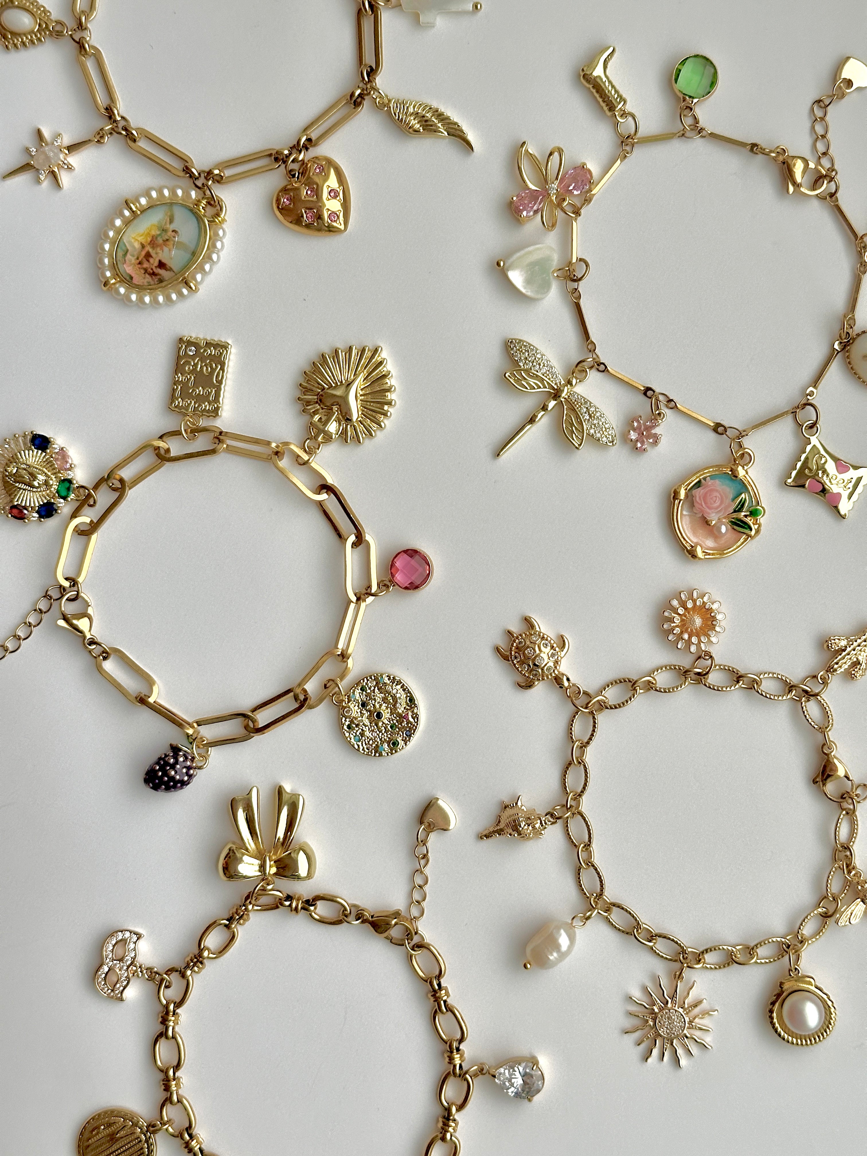 Gestalte dein eigenes Gold Charm Armband