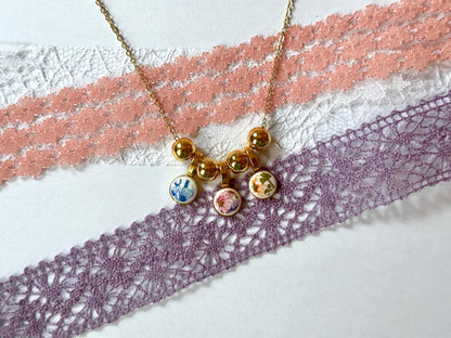 true vintage charm necklace with 18k gold-plated bezel and chain - with 70s cabochon & 18k gold plated beads, original gold vintage necklace