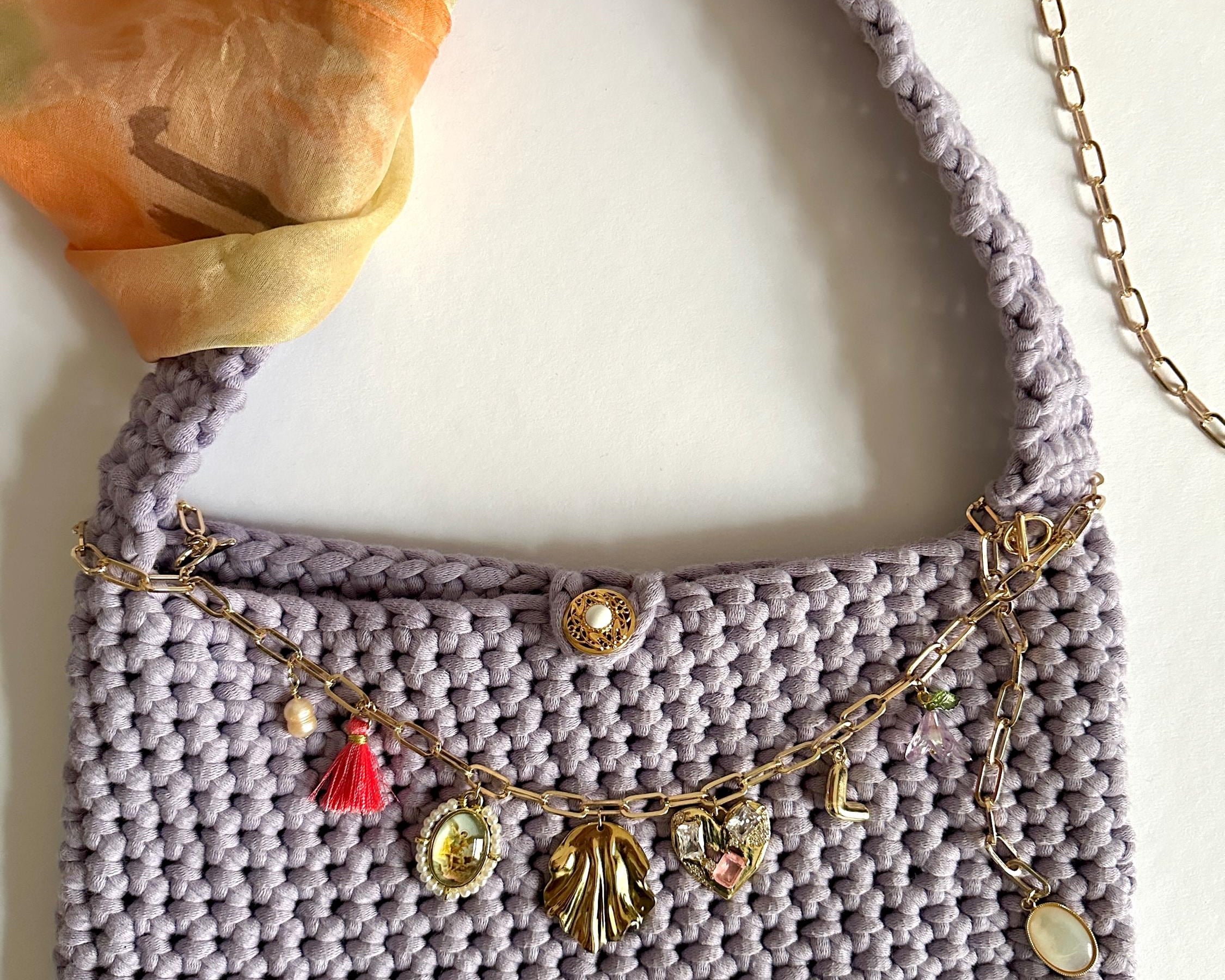 personalized crocheted bag with 18 carat gold-plated bag chain - handmade with unique charms, knitted bag, large selection of colors