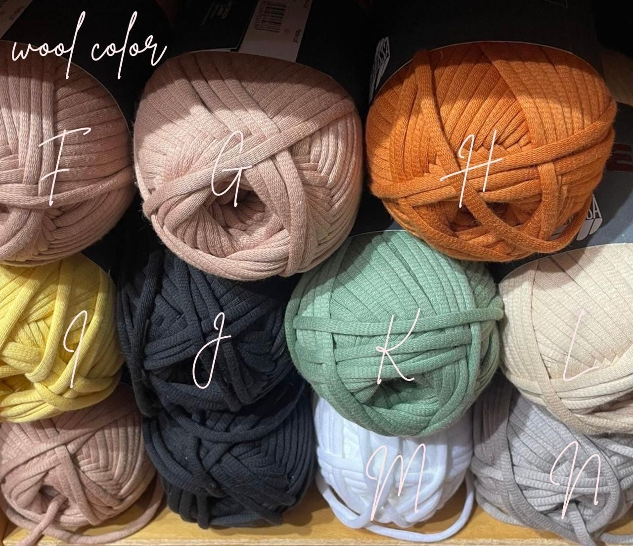 personalized crocheted bag with 18 carat gold-plated bag chain - handmade with unique charms, knitted bag, large selection of colors