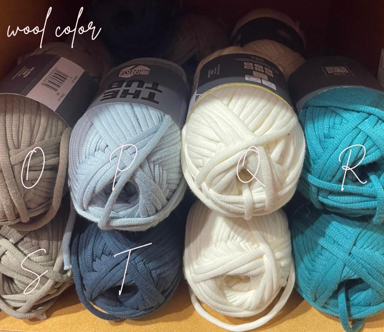 personalized crocheted bag with 18 carat gold-plated bag chain - handmade with unique charms, knitted bag, large selection of colors